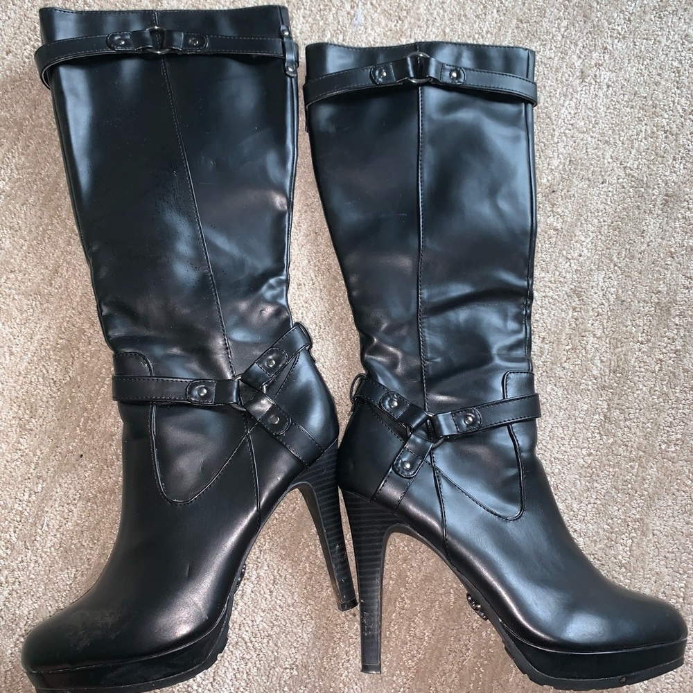Vera Wang black boots with heel